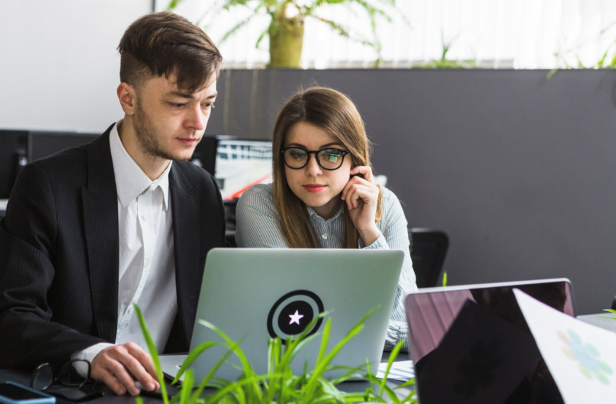 How Job Management Software Helps Tradespeople Manage More Jobs With Less Admin