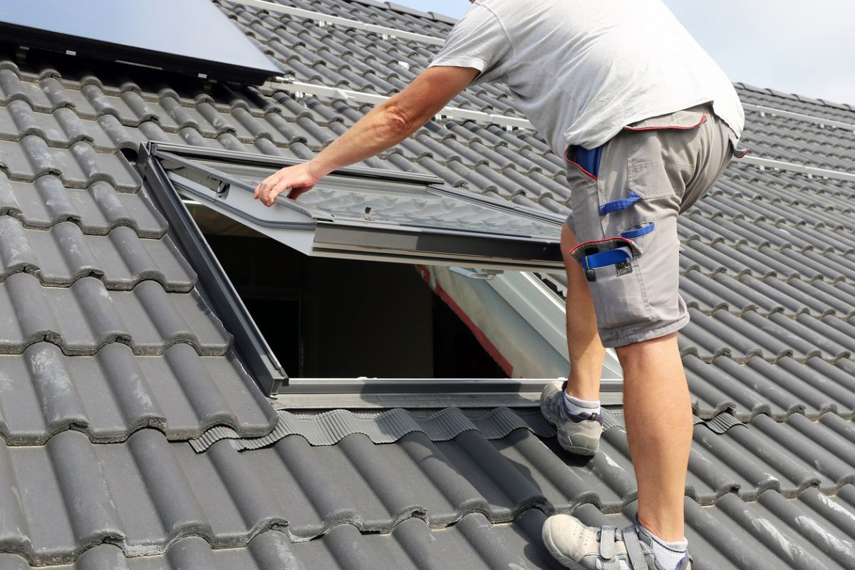 Buy Online Roof Windows UK: How to Choose the Right Option for Your Roof